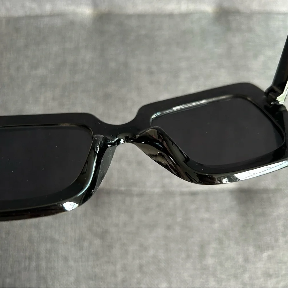 Sparkly, Fluted Rhinestone Rimmed Sunglasses, Black, Silver
